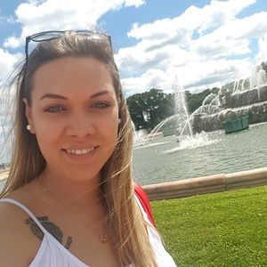 Meet your Posher, Danielle